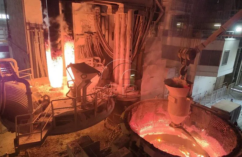 آلية رفع القطب